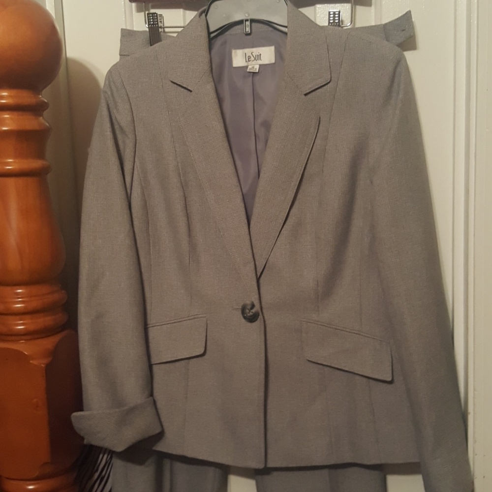 pants suit